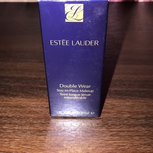 NEW !! Estee Lauder foundation